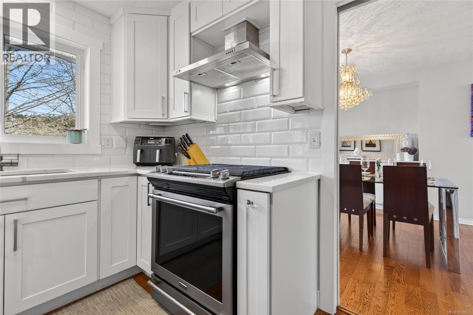 1731 Valley View Dr, Courtenay