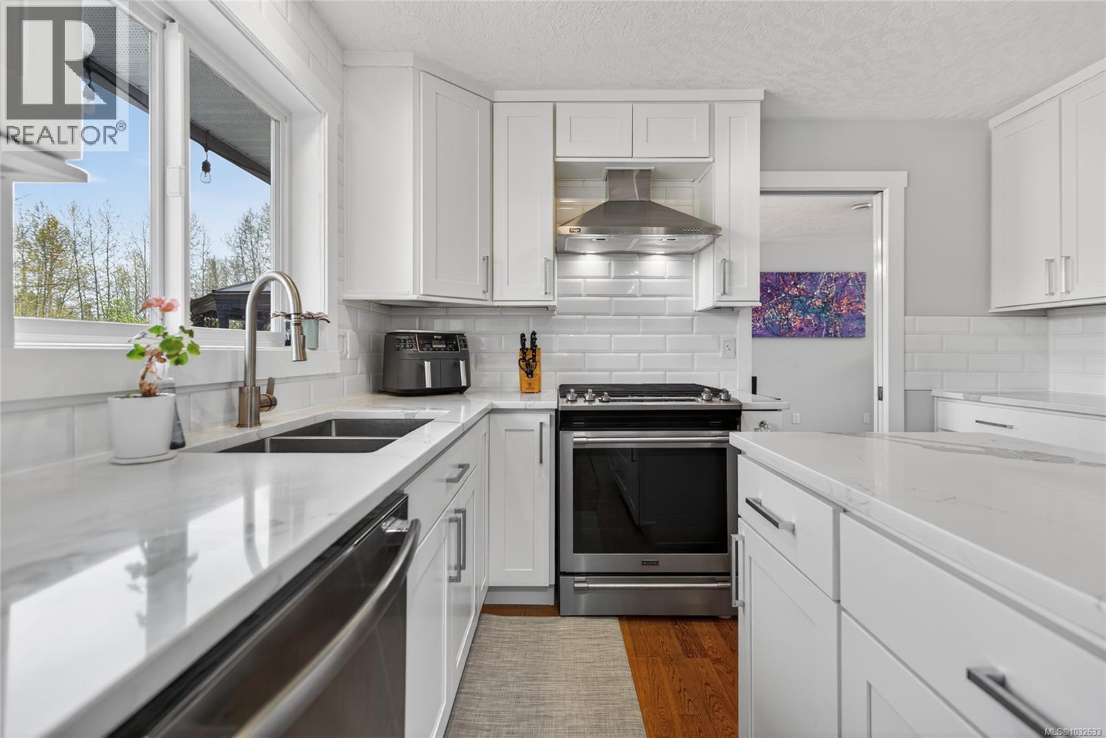 1731 Valley View Dr, Courtenay