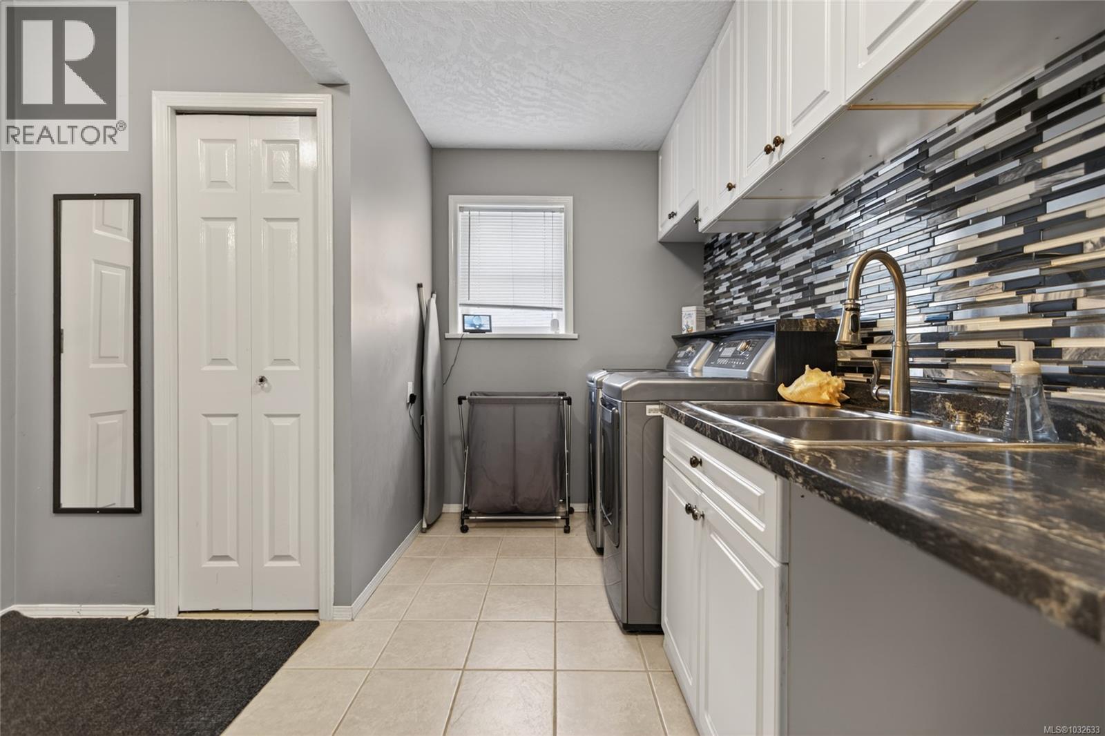 1731 Valley View Dr, Courtenay