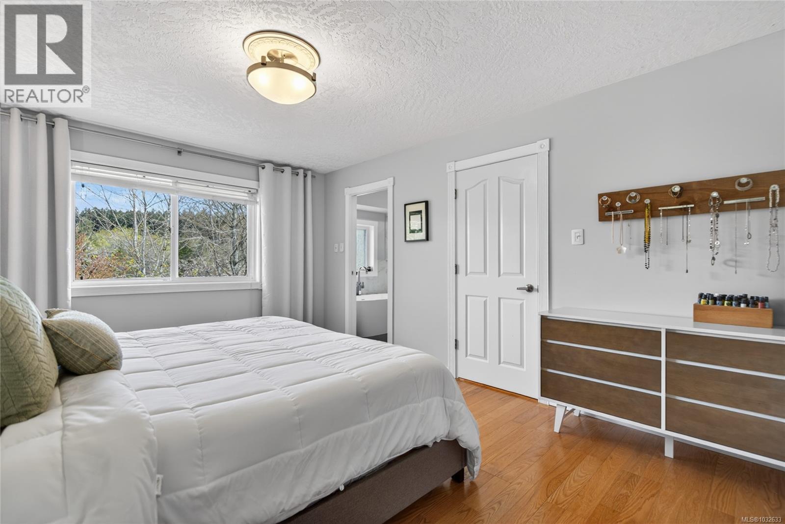 1731 Valley View Dr, Courtenay