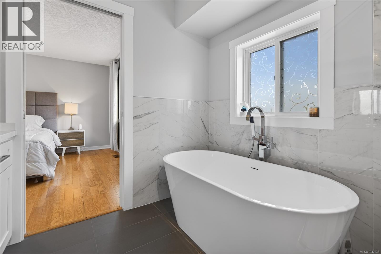 1731 Valley View Dr, Courtenay