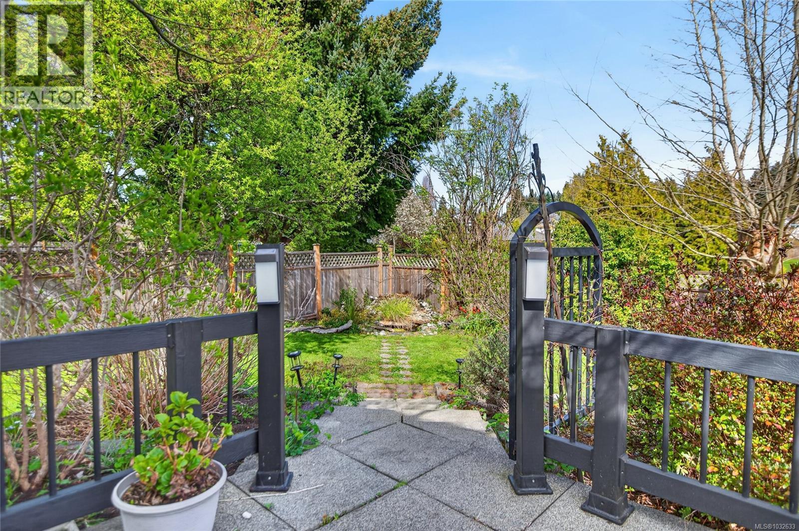 1731 Valley View Dr, Courtenay