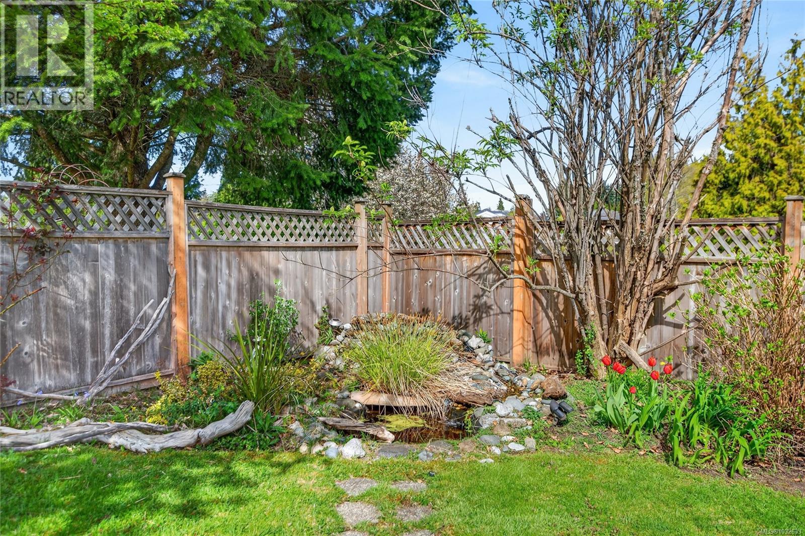 1731 Valley View Dr, Courtenay