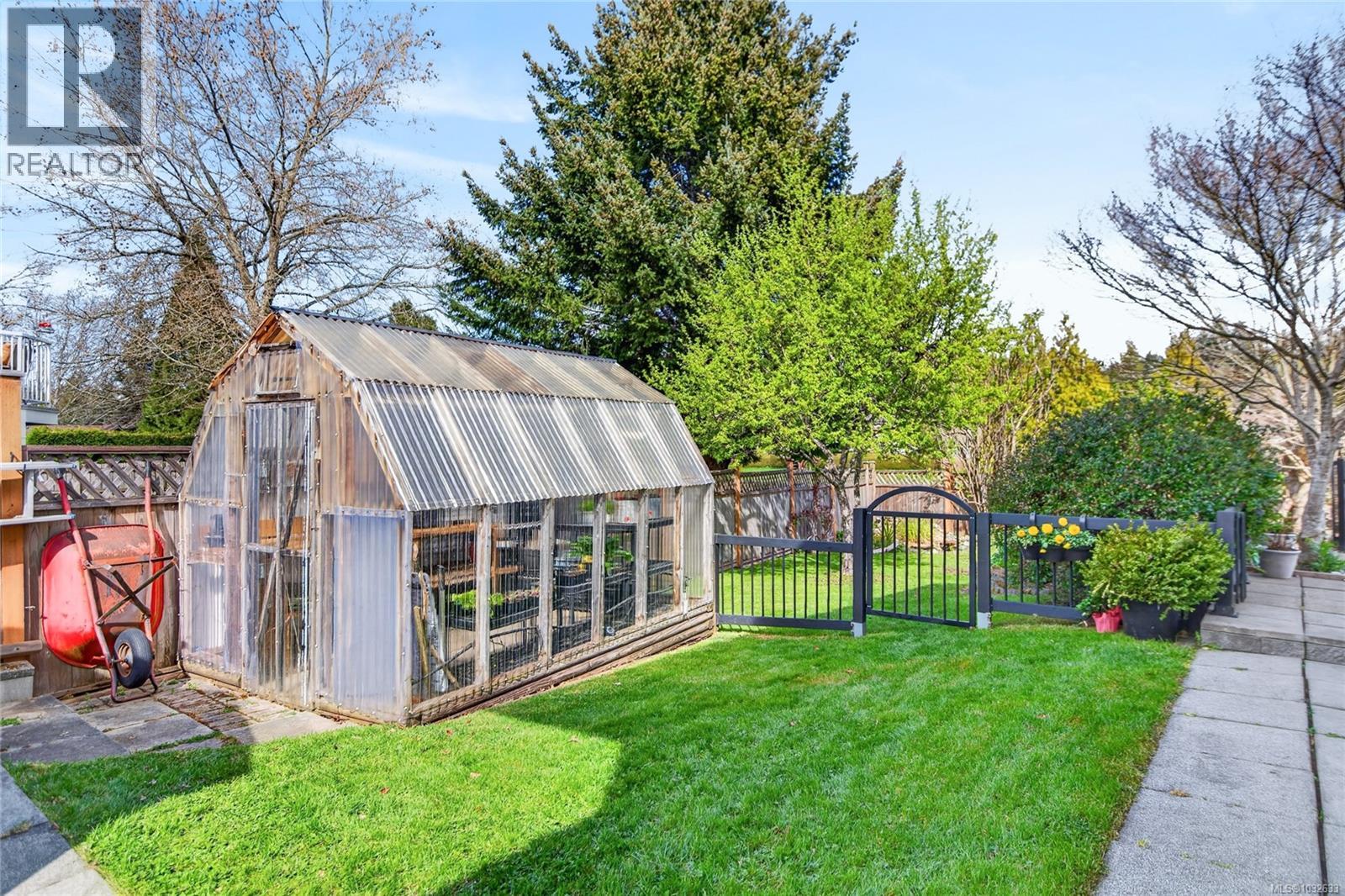 1731 Valley View Dr, Courtenay