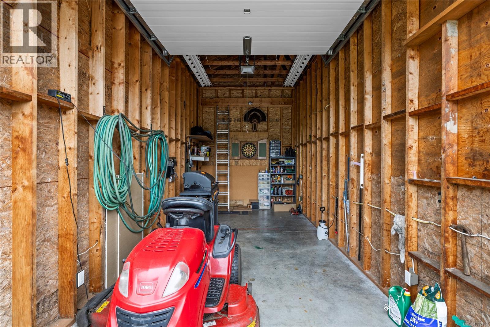 460 Nanaimo River Rd - 26