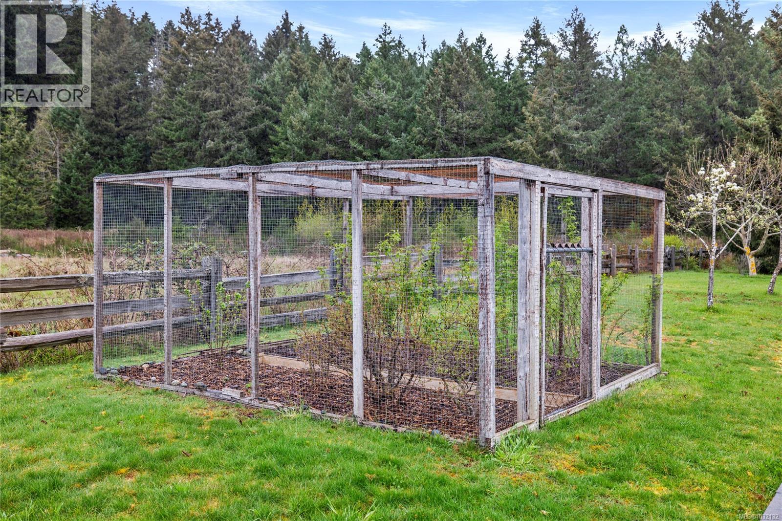 460 Nanaimo River Rd - 33