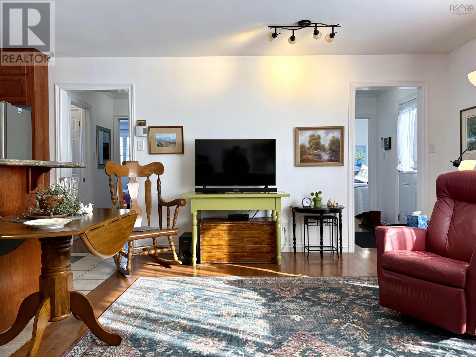 Property 17 of 50 of 24 Rhodes Avenue