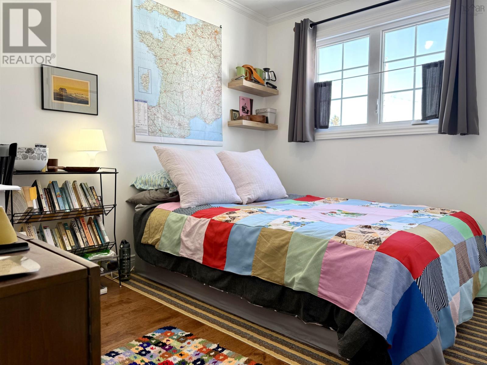 Property 28 of 50 of 24 Rhodes Avenue