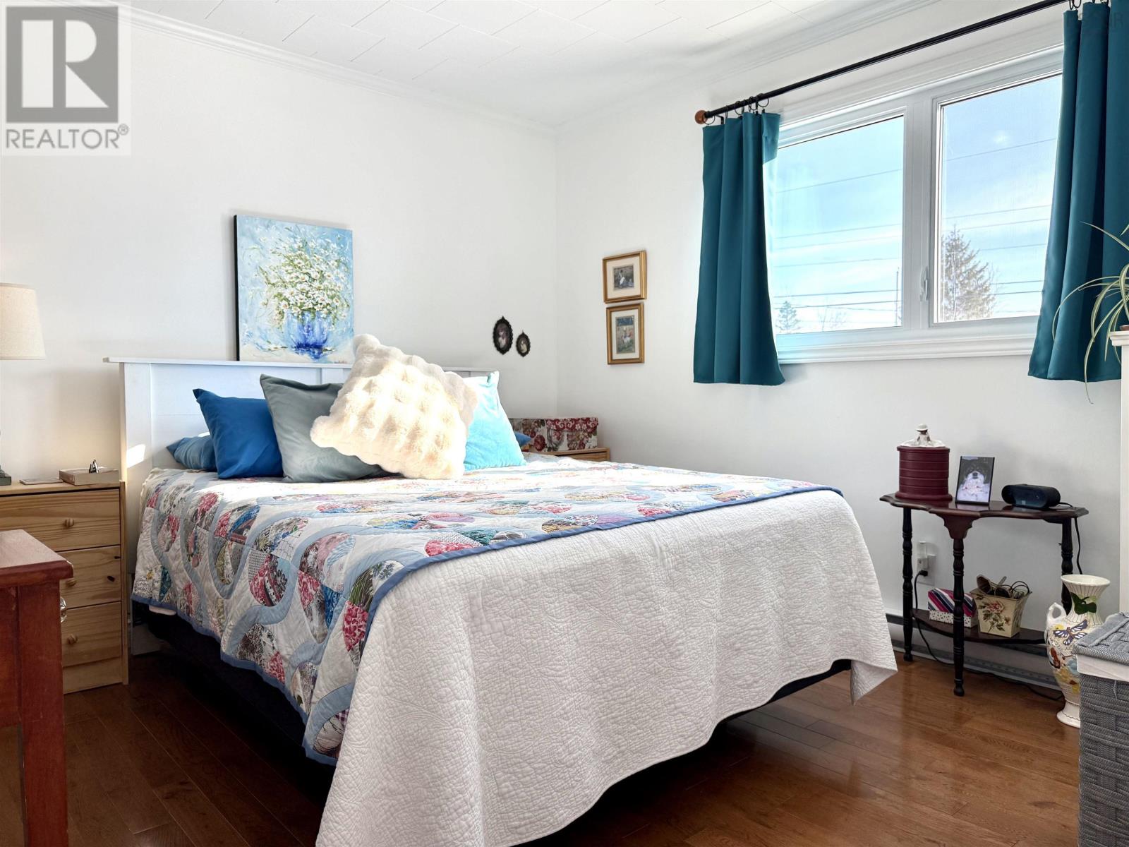 Property 32 of 50 of 24 Rhodes Avenue