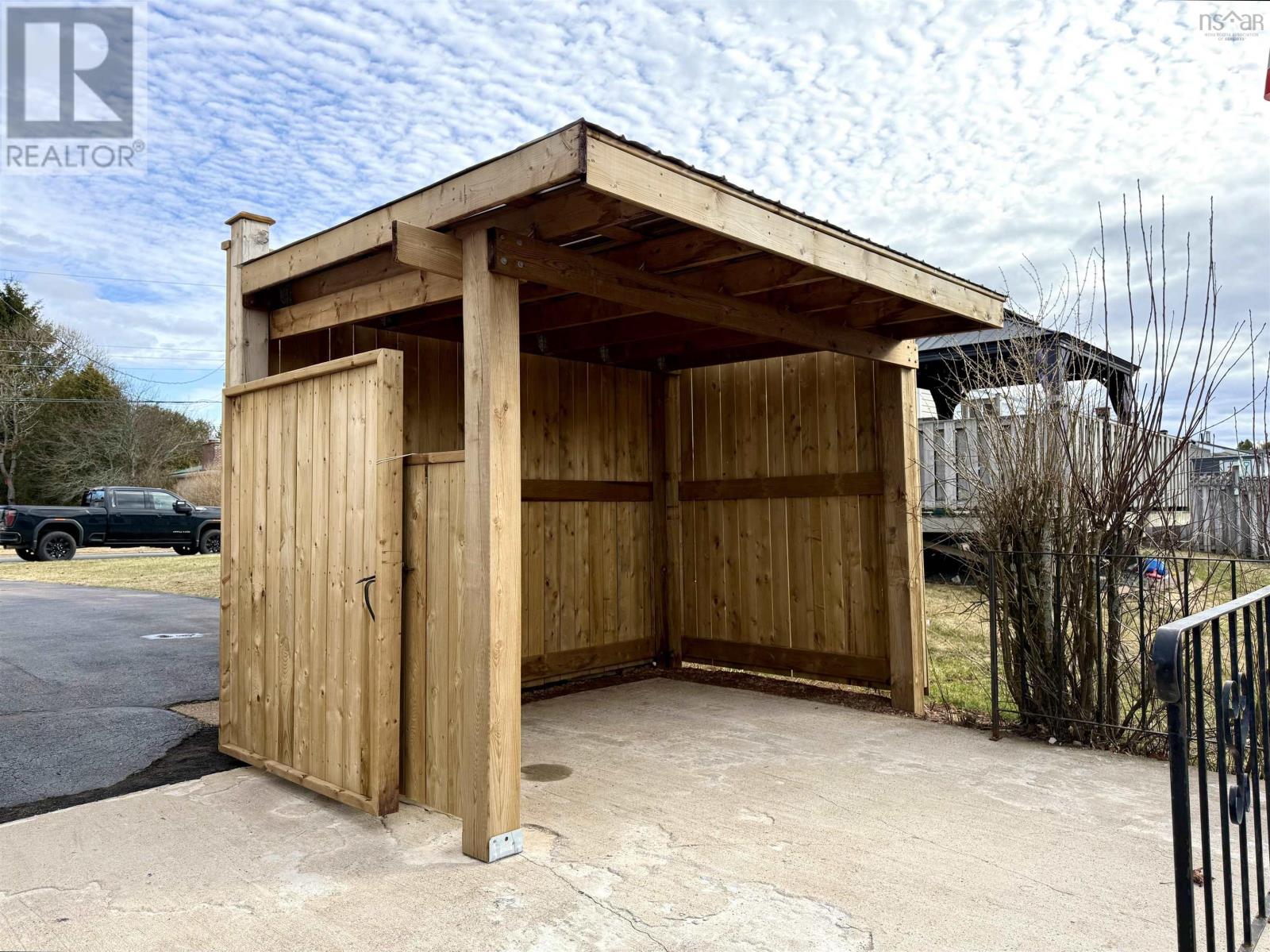 Property 7 of 50 of 24 Rhodes Avenue