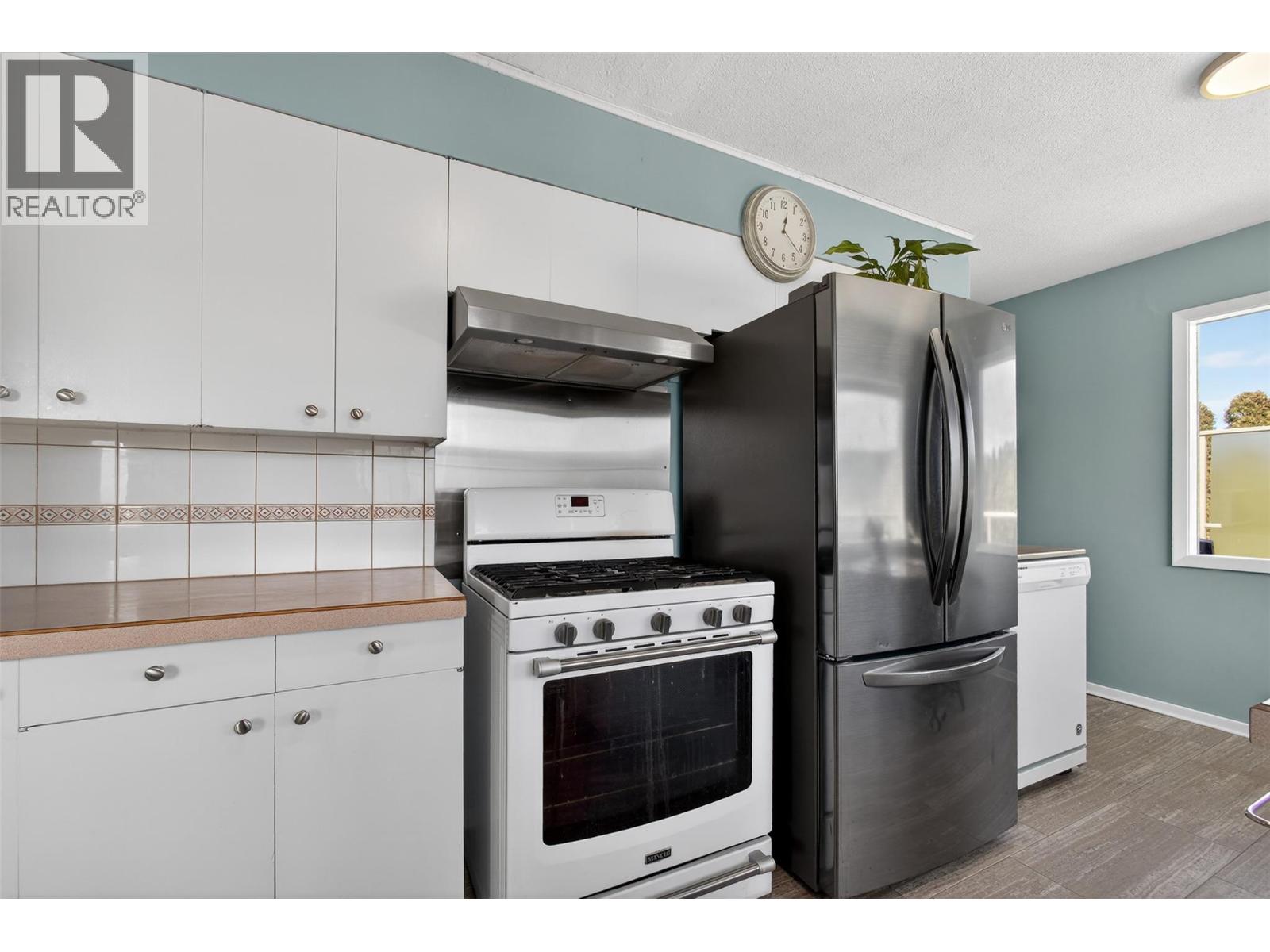 13006 Bristow Road, Summerland