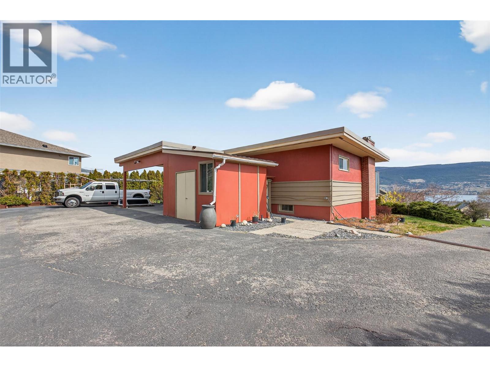 13006 Bristow Road, Summerland