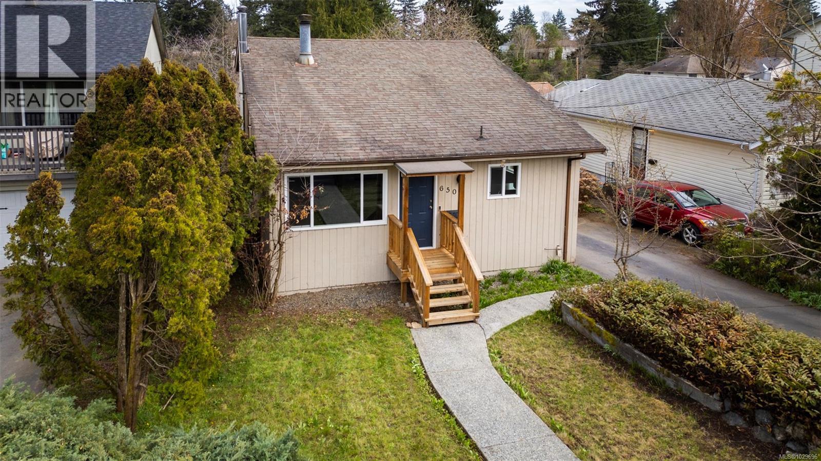 This is not a ''regular little bungalow'' - this is much better.