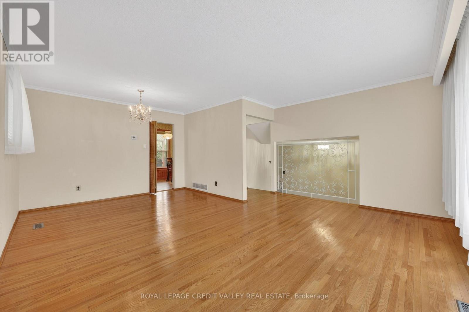 20 WILLIS DRIVE - 20