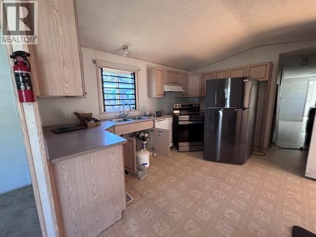 #11 1620 CARIBOO Highway Unit# 11 - 10