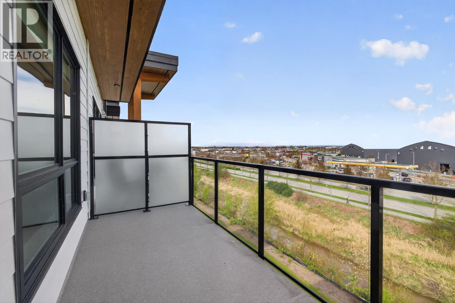 #404-1942 STARLING Drive, Tsawwassen