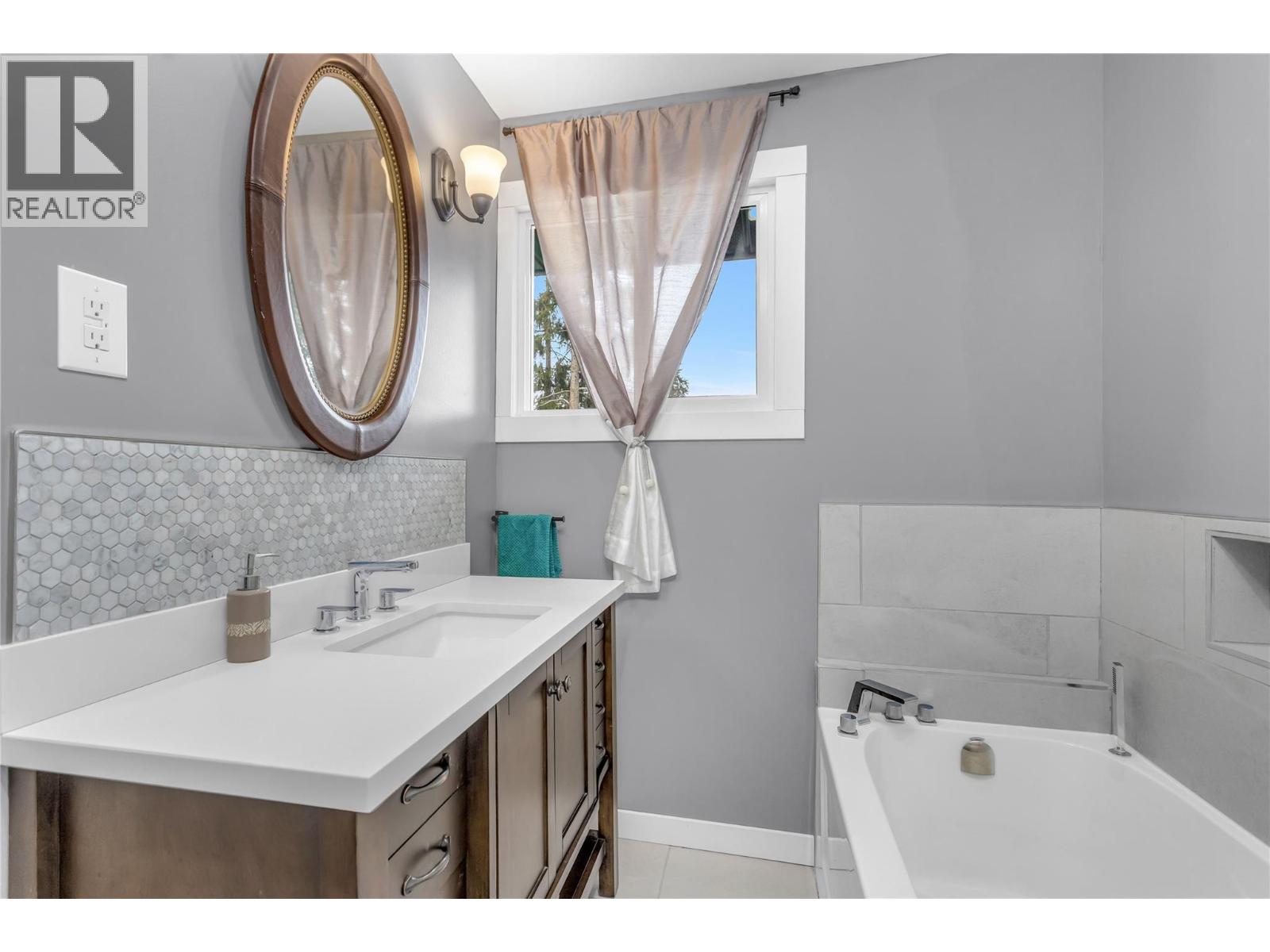  3281 McIver Road, West Kelowna