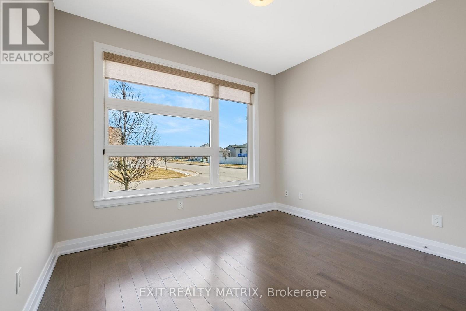 401 BRUGES STREET - 11