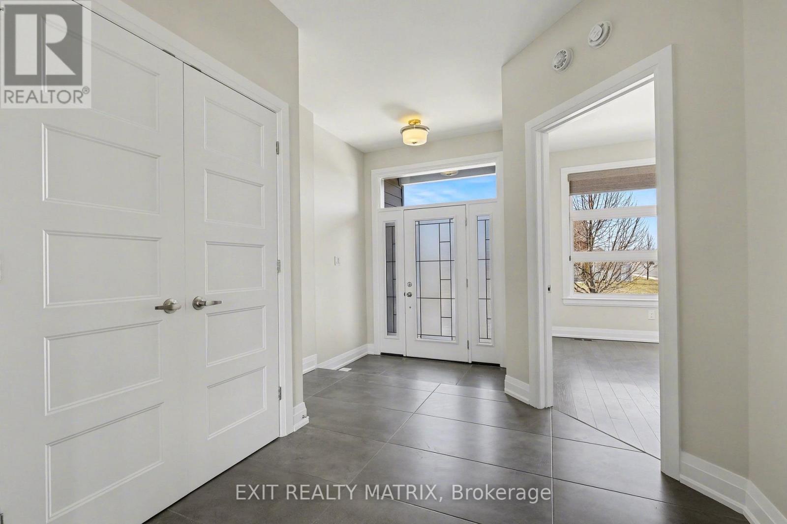 401 BRUGES STREET - 3