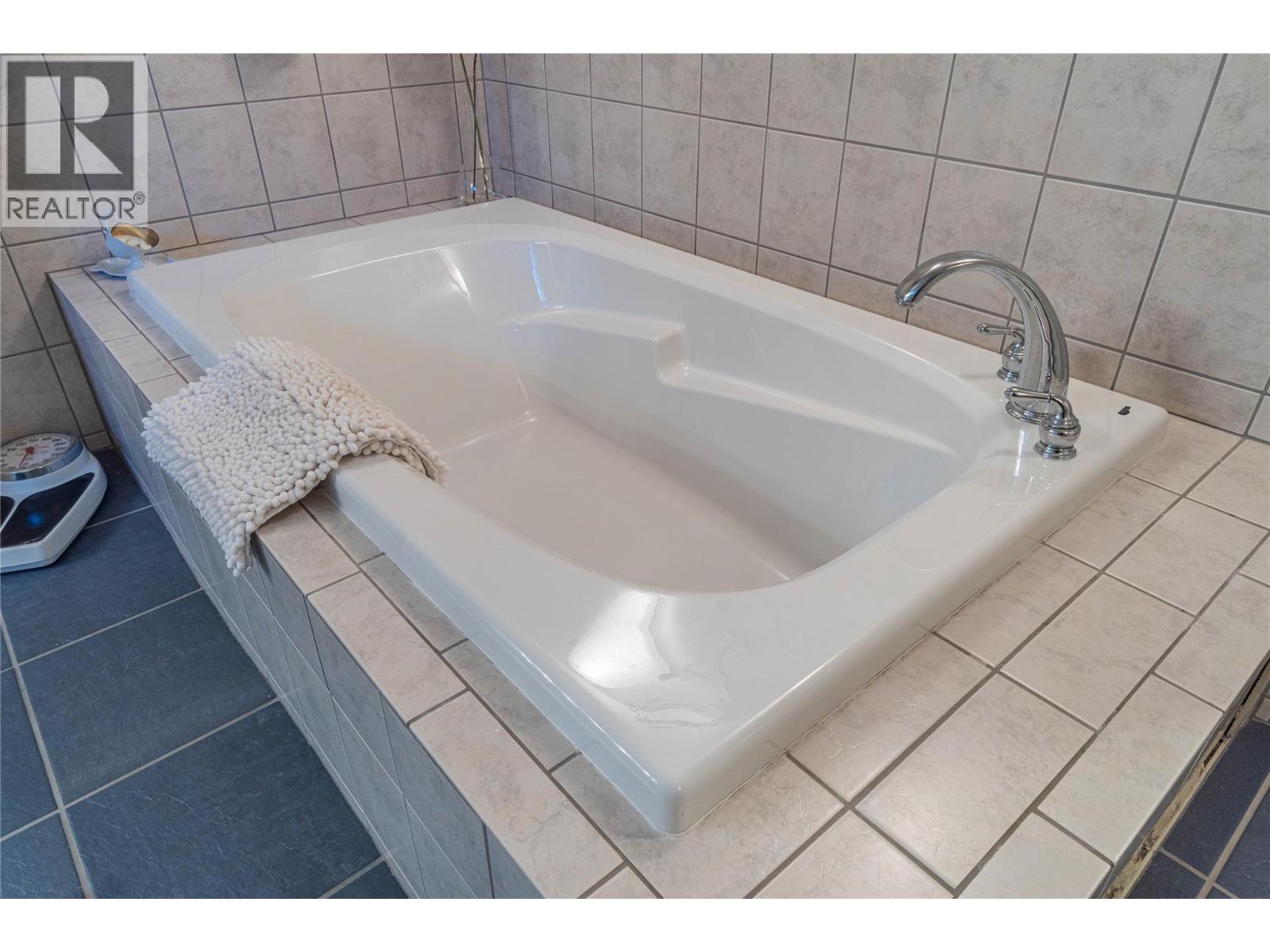 615 YORK AVENUE - 12