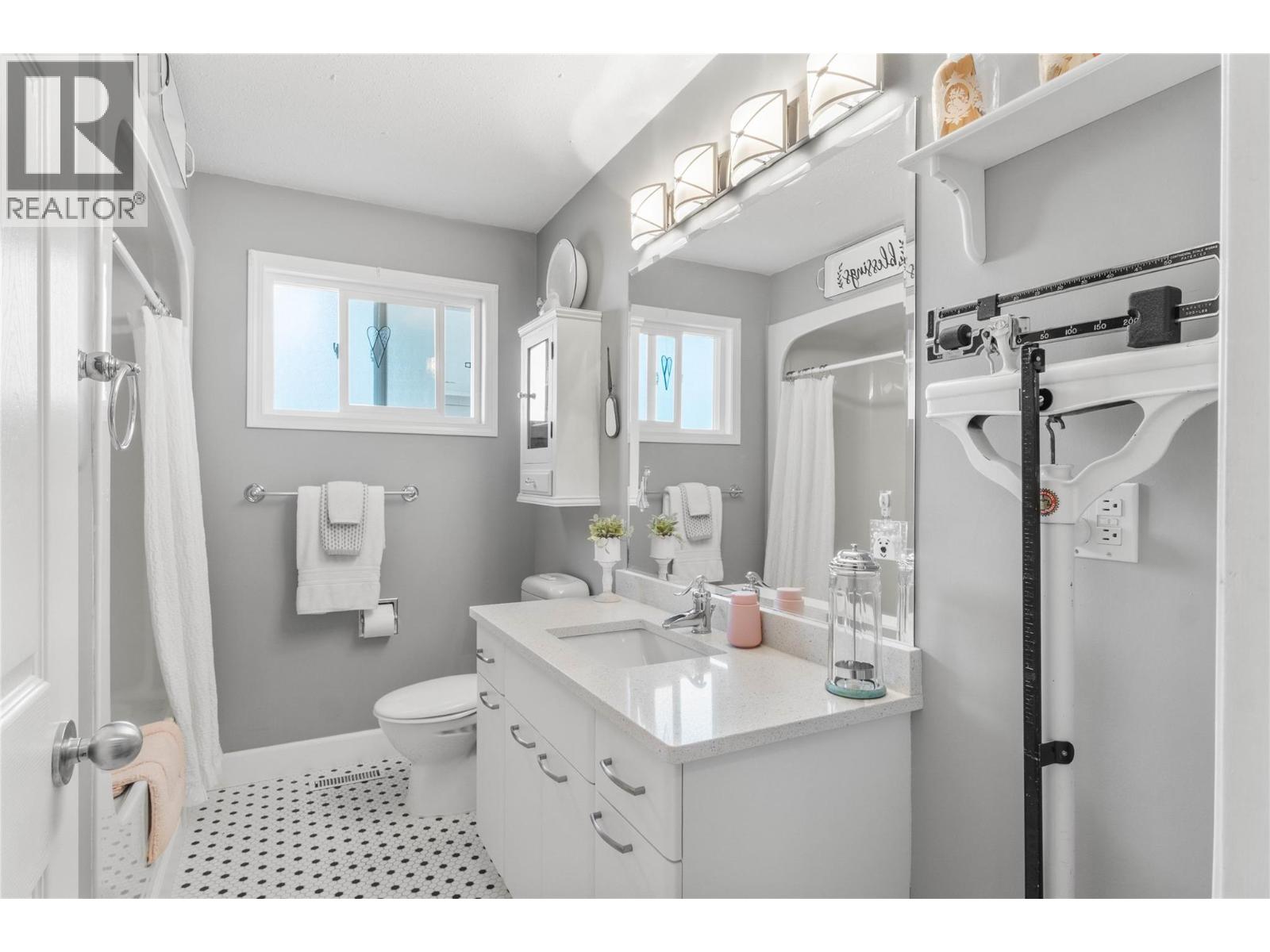 615 YORK AVENUE - 21