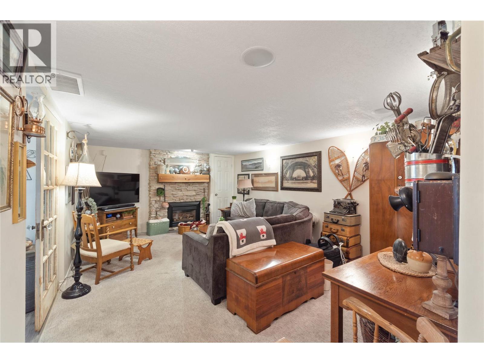 615 YORK AVENUE - 27