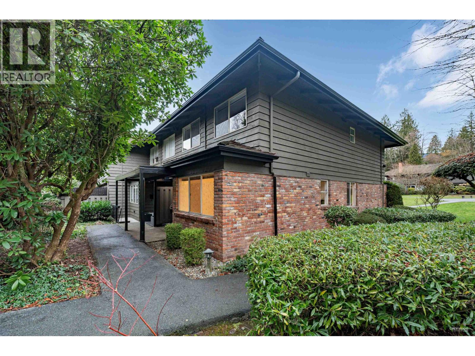 1109 235 KEITH ROAD
