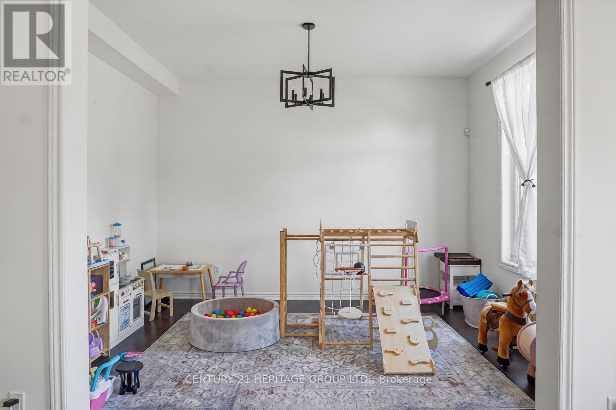 27 ORCHID CRESCENT - 21