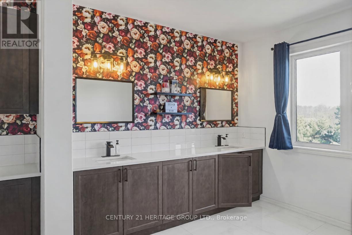 27 ORCHID CRESCENT - 34