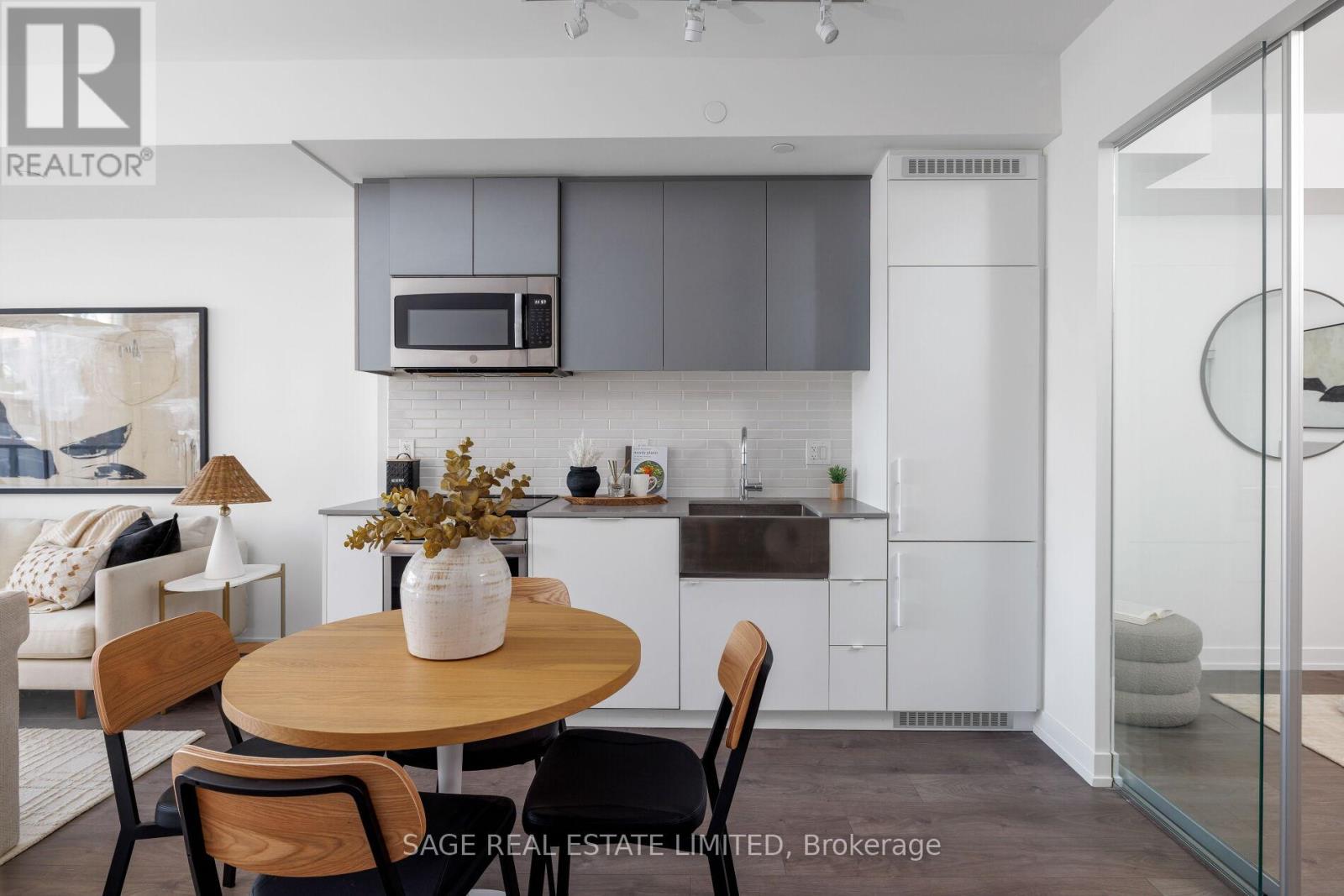 #327 270 DUFFERIN STREET - 5