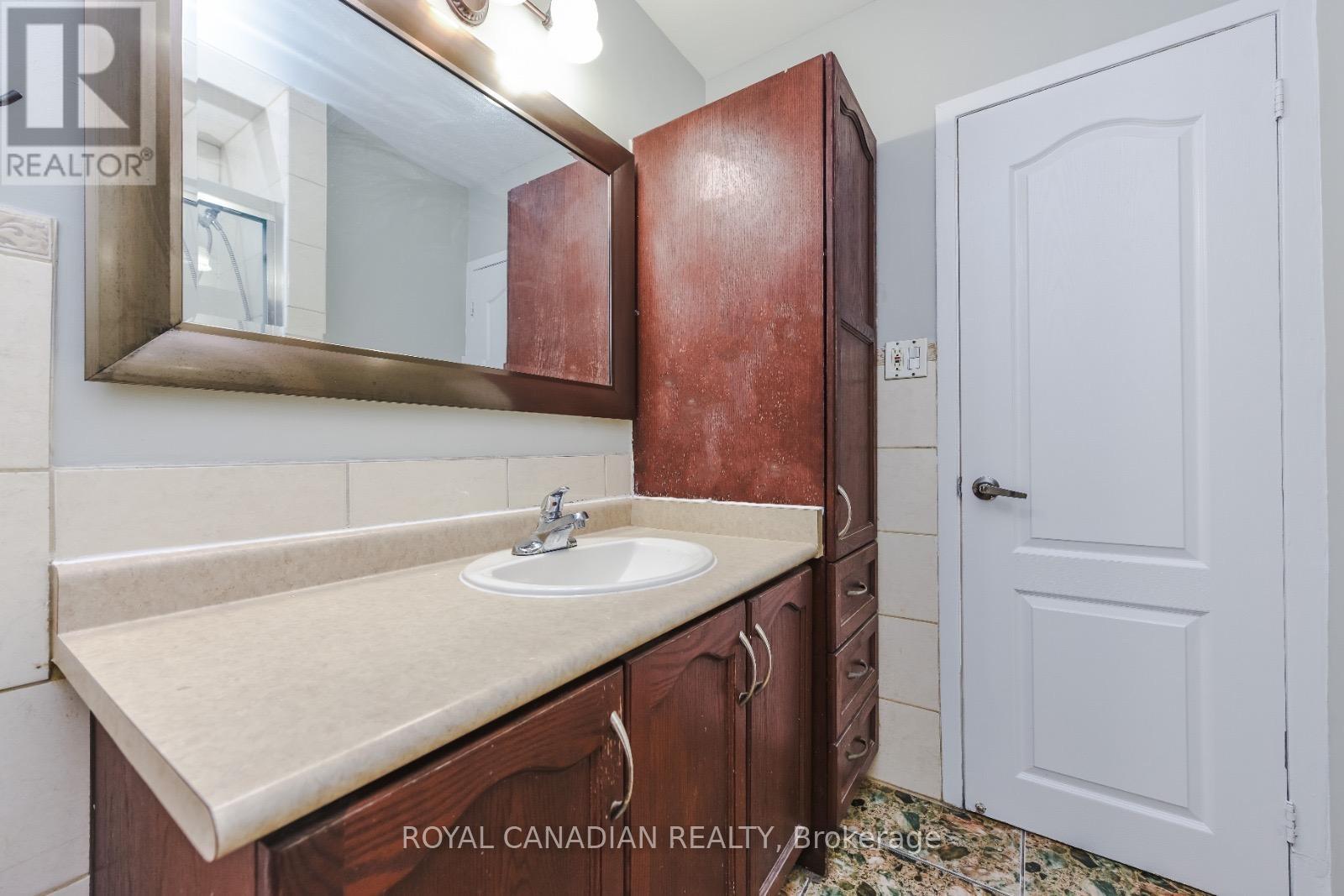 7566 LOCKINGTON CRESCENT - 19