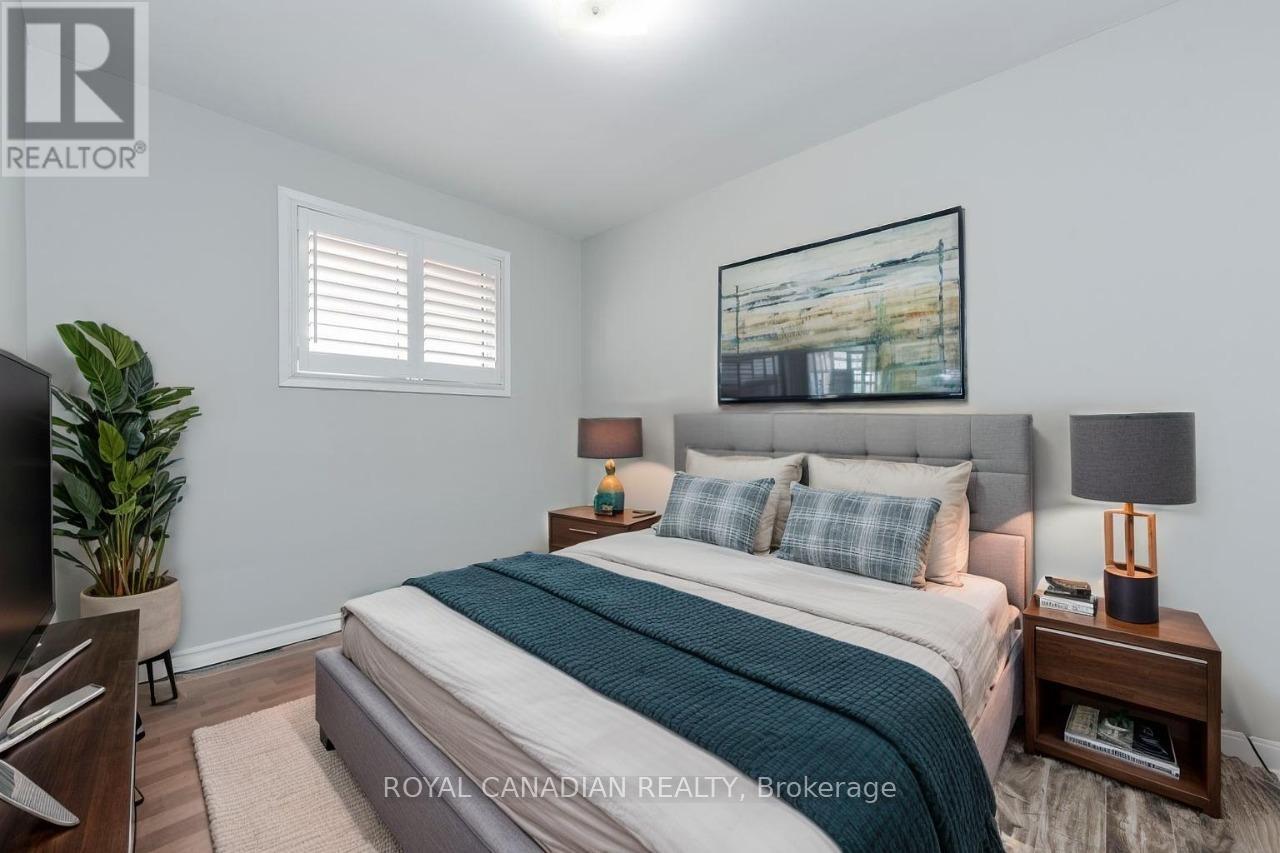 7566 LOCKINGTON CRESCENT - 16