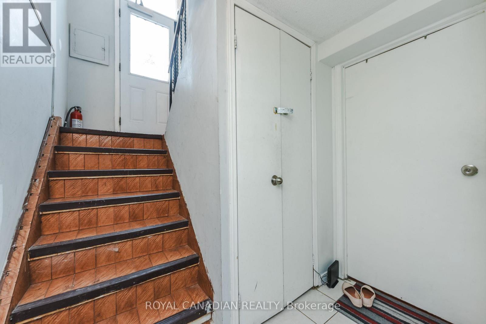 7566 LOCKINGTON CRESCENT - 27