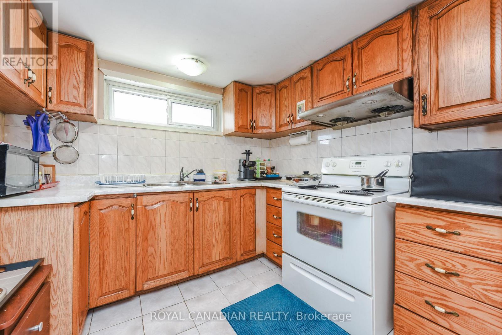 7566 LOCKINGTON CRESCENT - 29