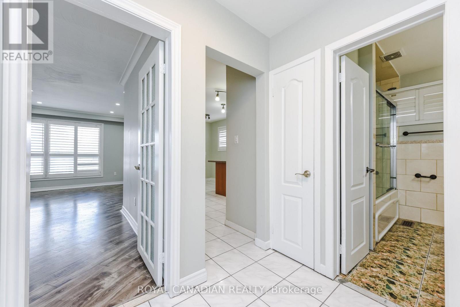 7566 LOCKINGTON CRESCENT - 18
