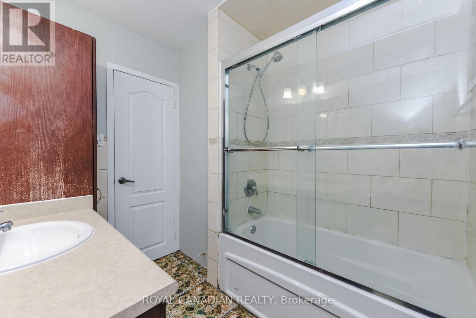 7566 LOCKINGTON CRESCENT - 20