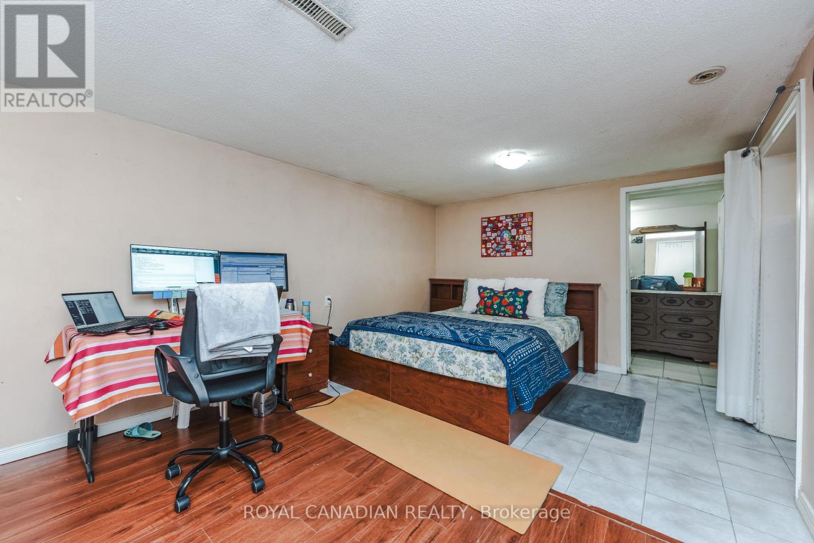 7566 LOCKINGTON CRESCENT - 30