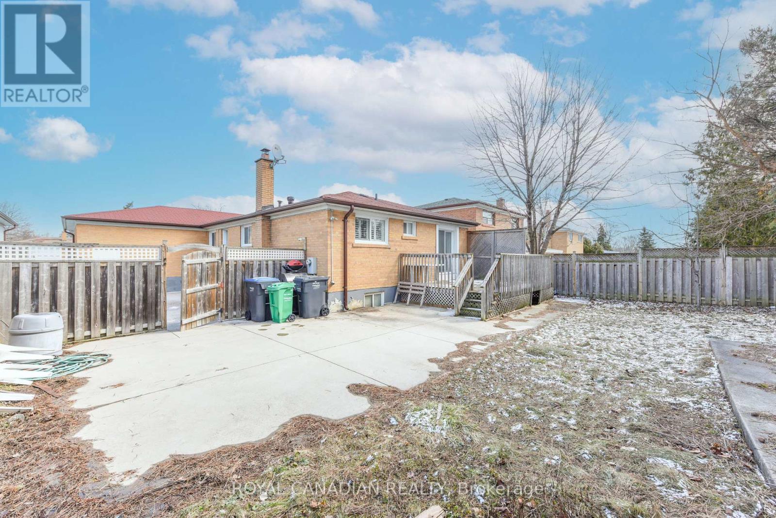 7566 LOCKINGTON CRESCENT - 36