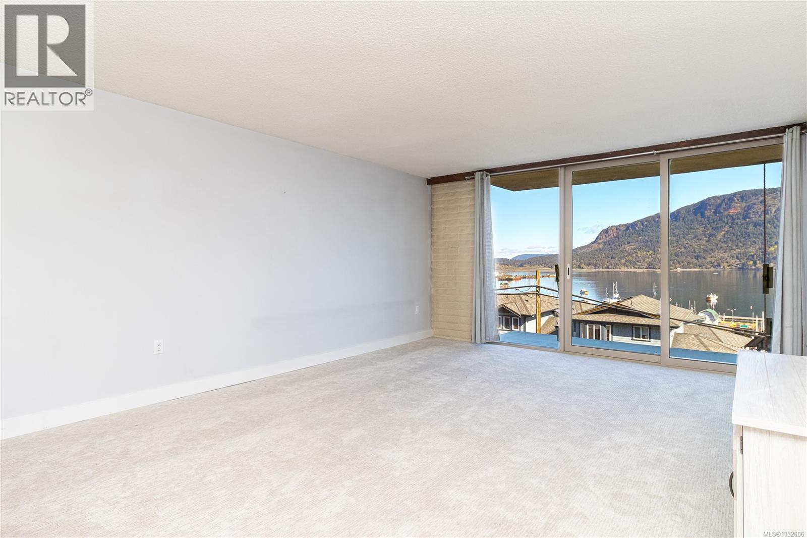 #204 1715 Pritchard St - 10