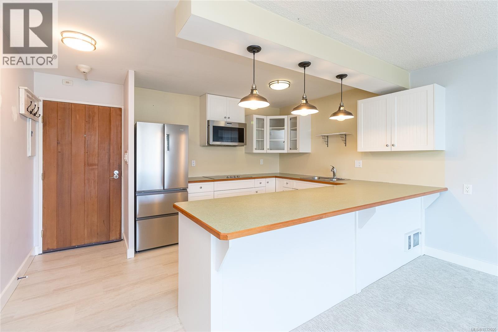 #204 1715 Pritchard St - 15