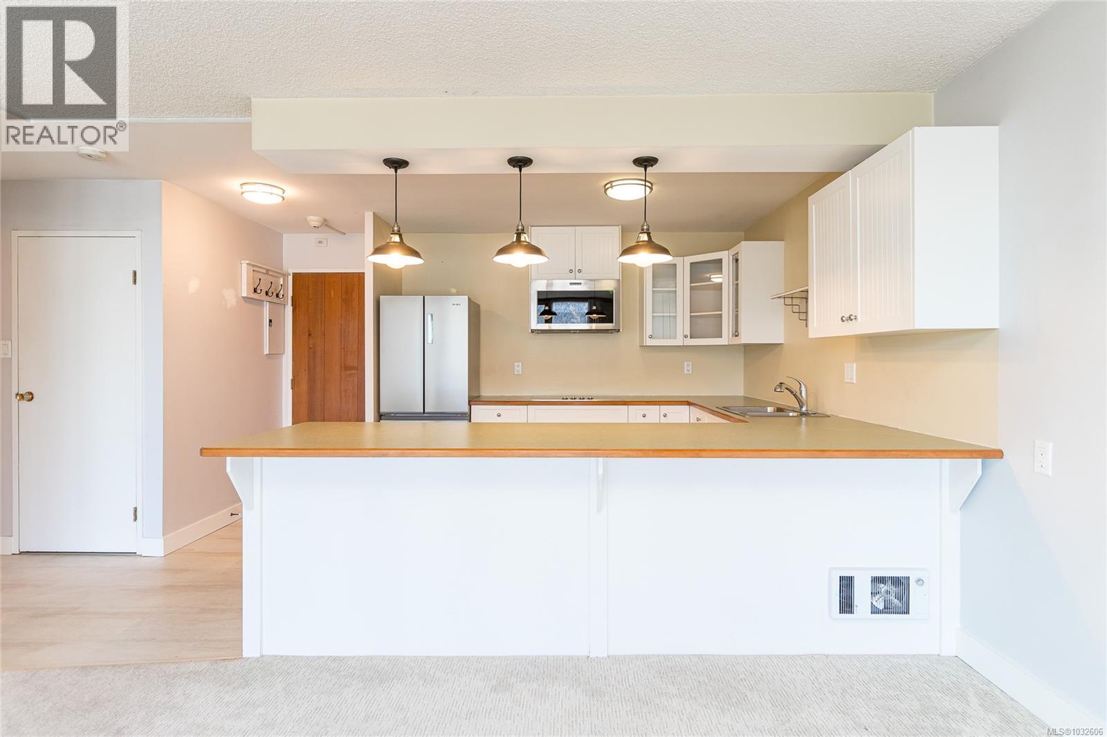 #204 1715 Pritchard St - 16