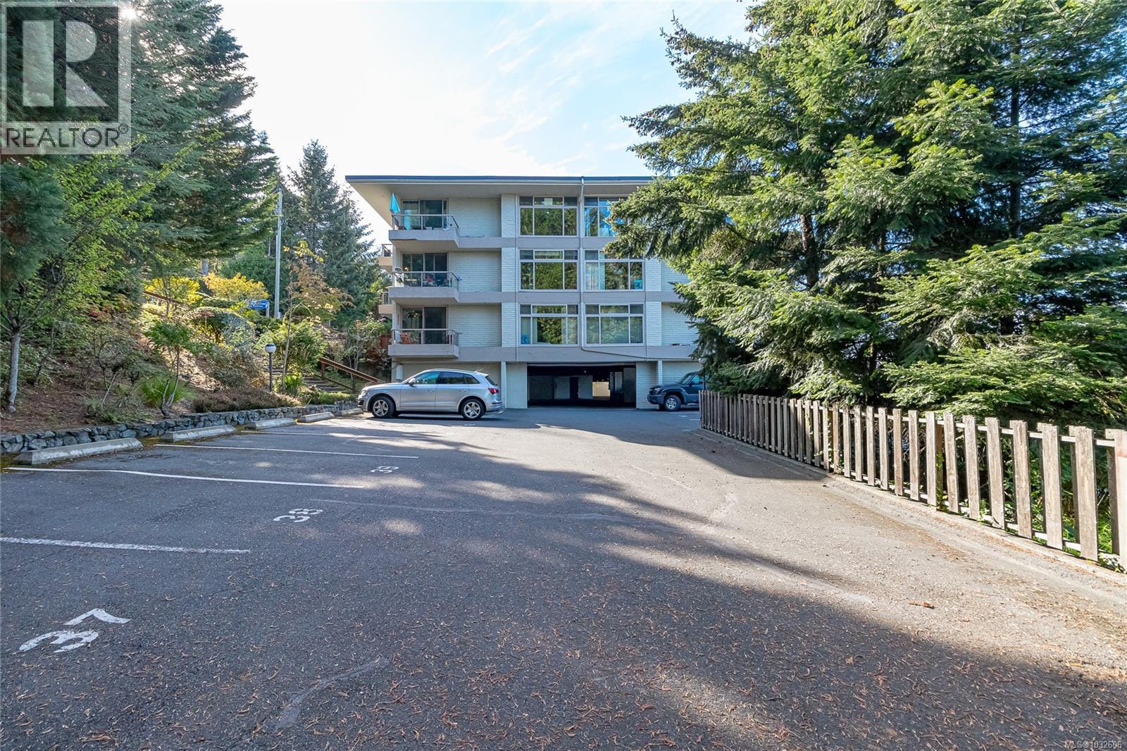 #204 1715 Pritchard St - 29