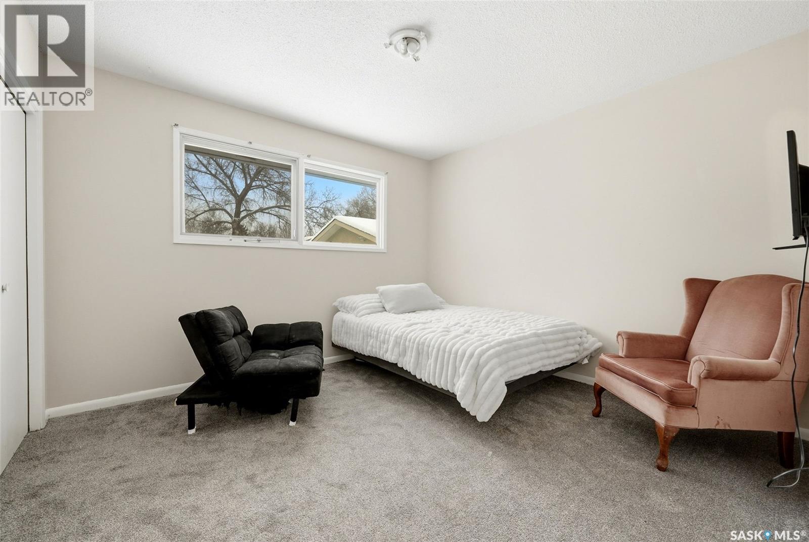 6 Hanley CRESCENT - 11