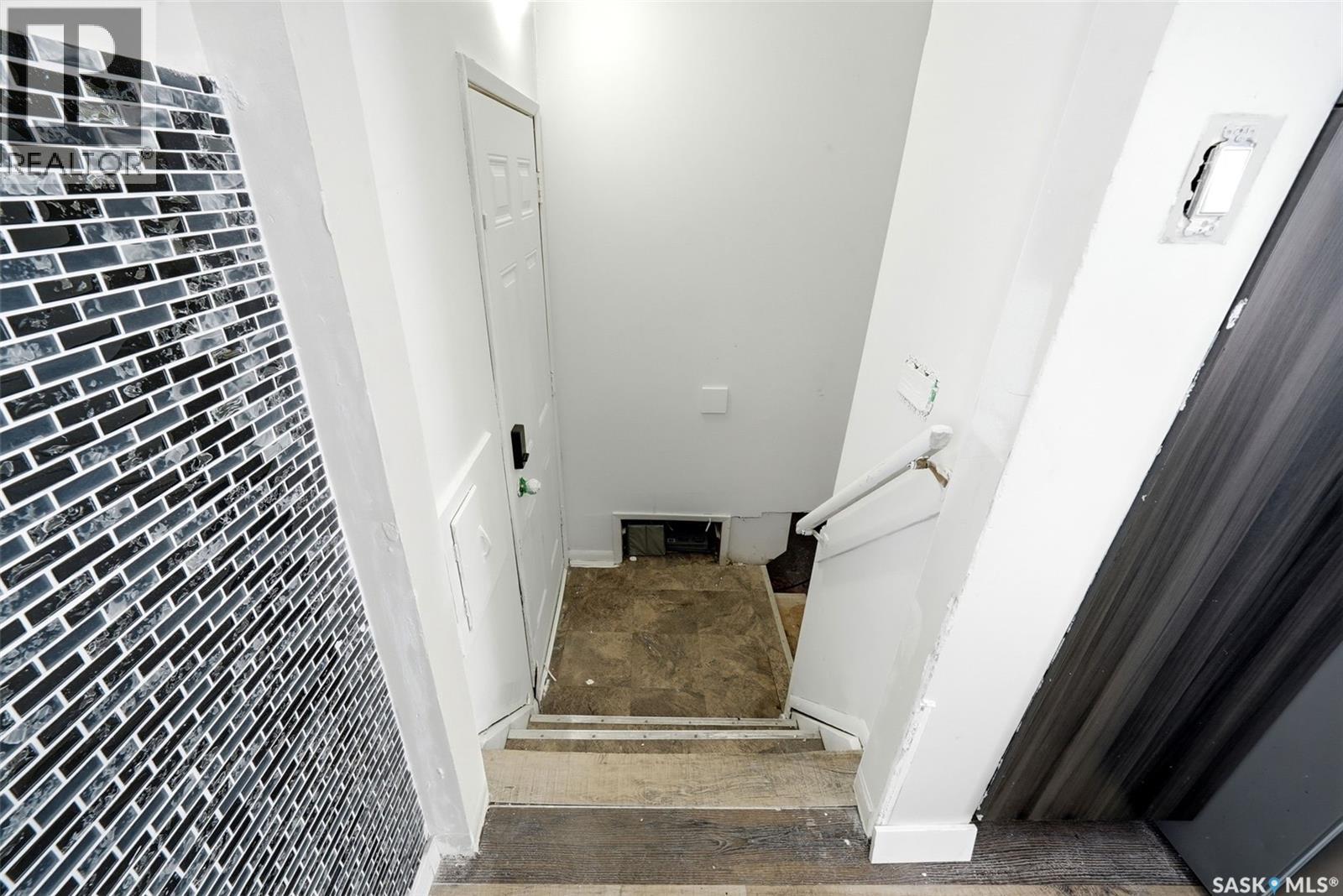 6 Hanley CRESCENT - 16