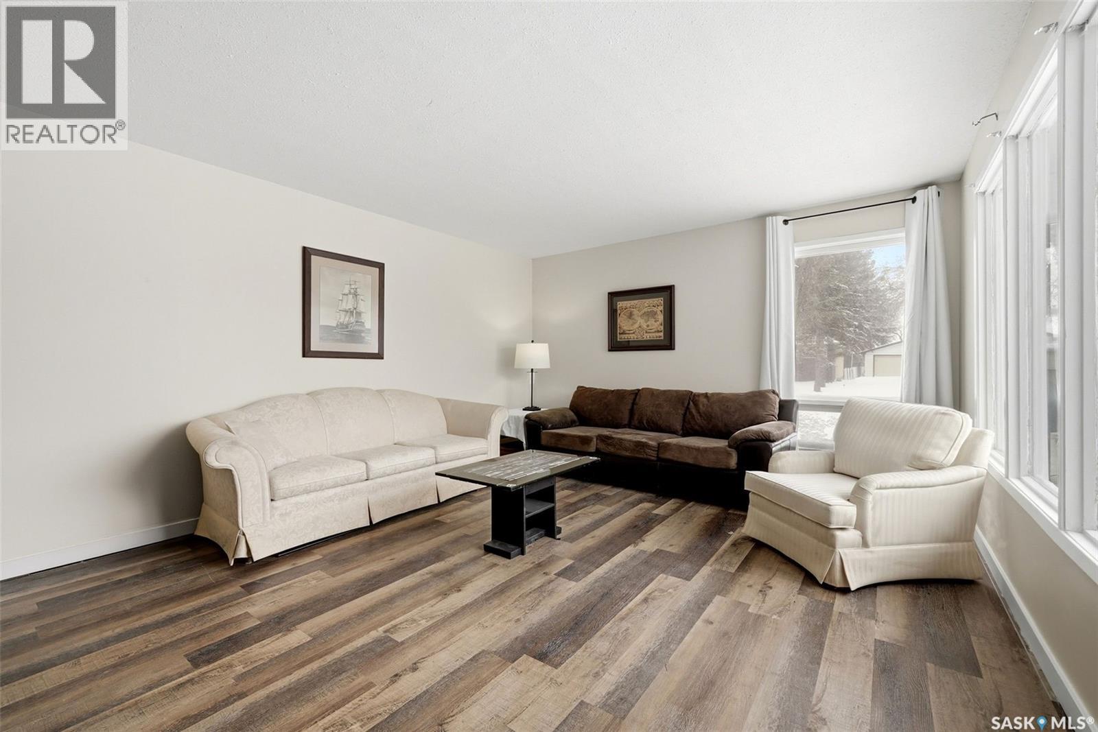 6 Hanley CRESCENT - 4