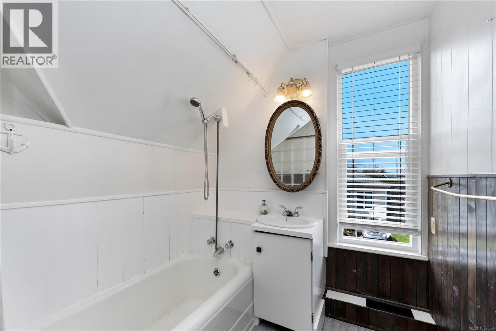  602 Battery Street, Victoria