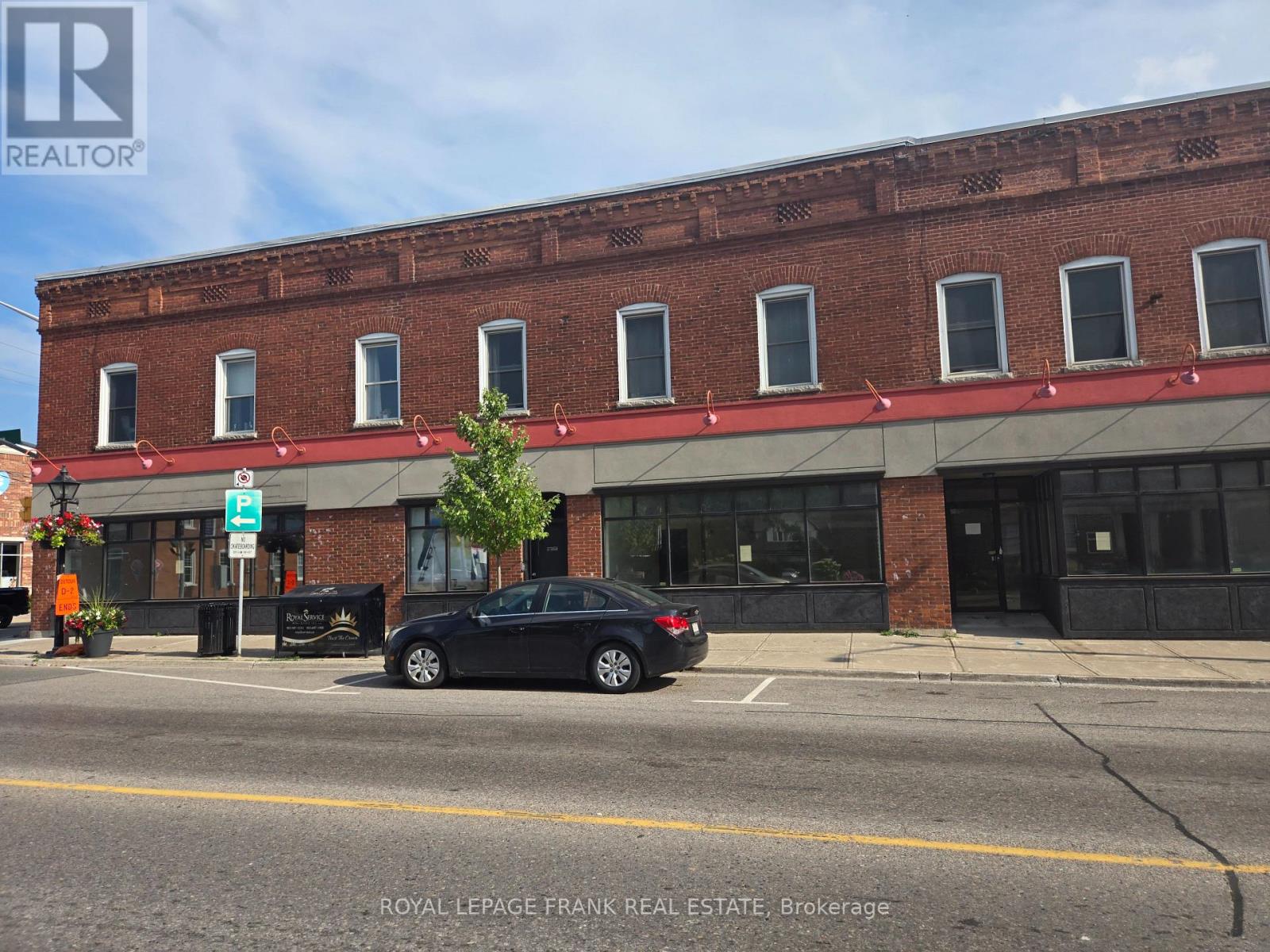 B - 15 KING AVENUE W, Clarington (Newcastle) — photo 2