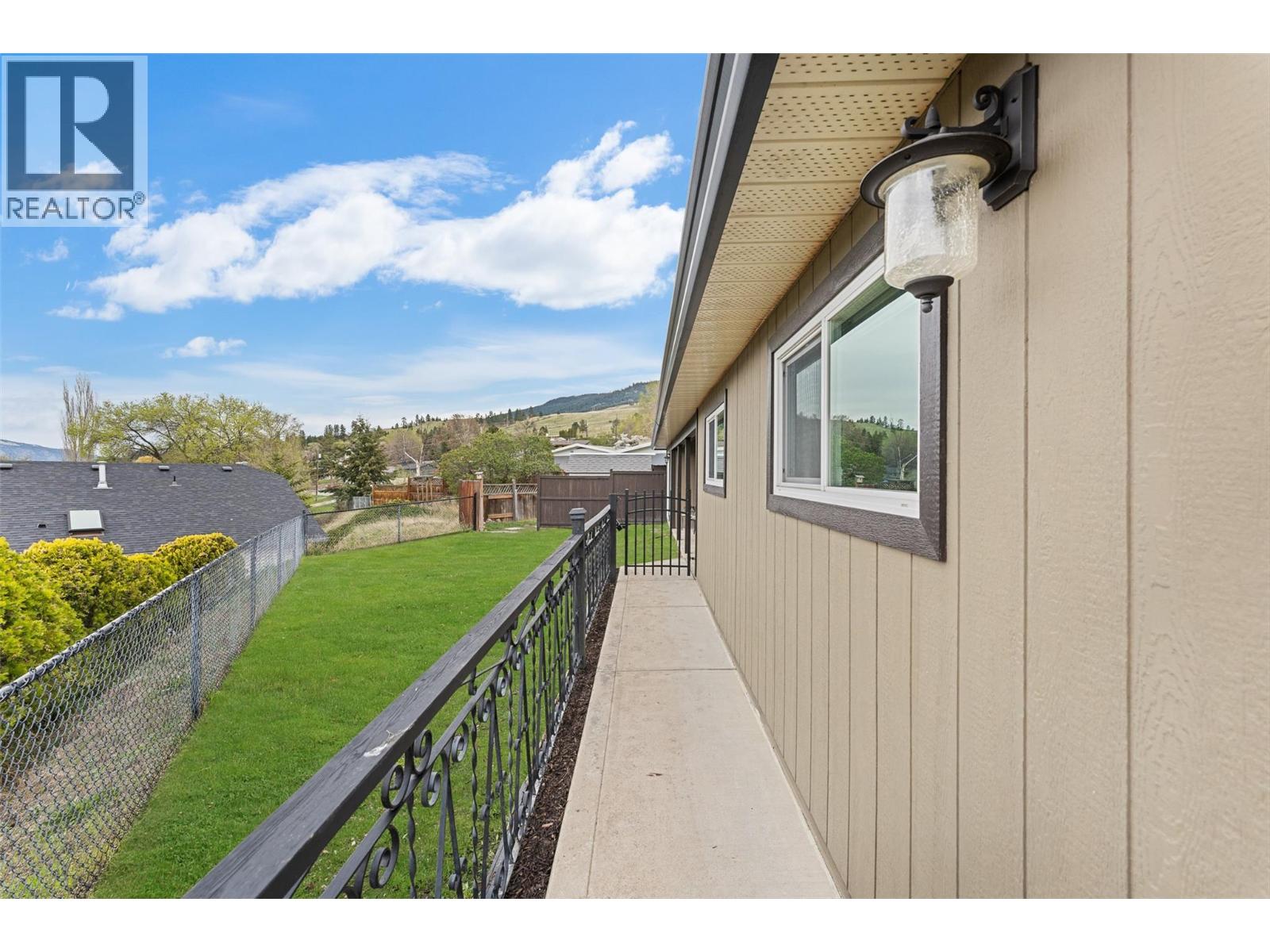 10679 Sherman Drive, Lake Country