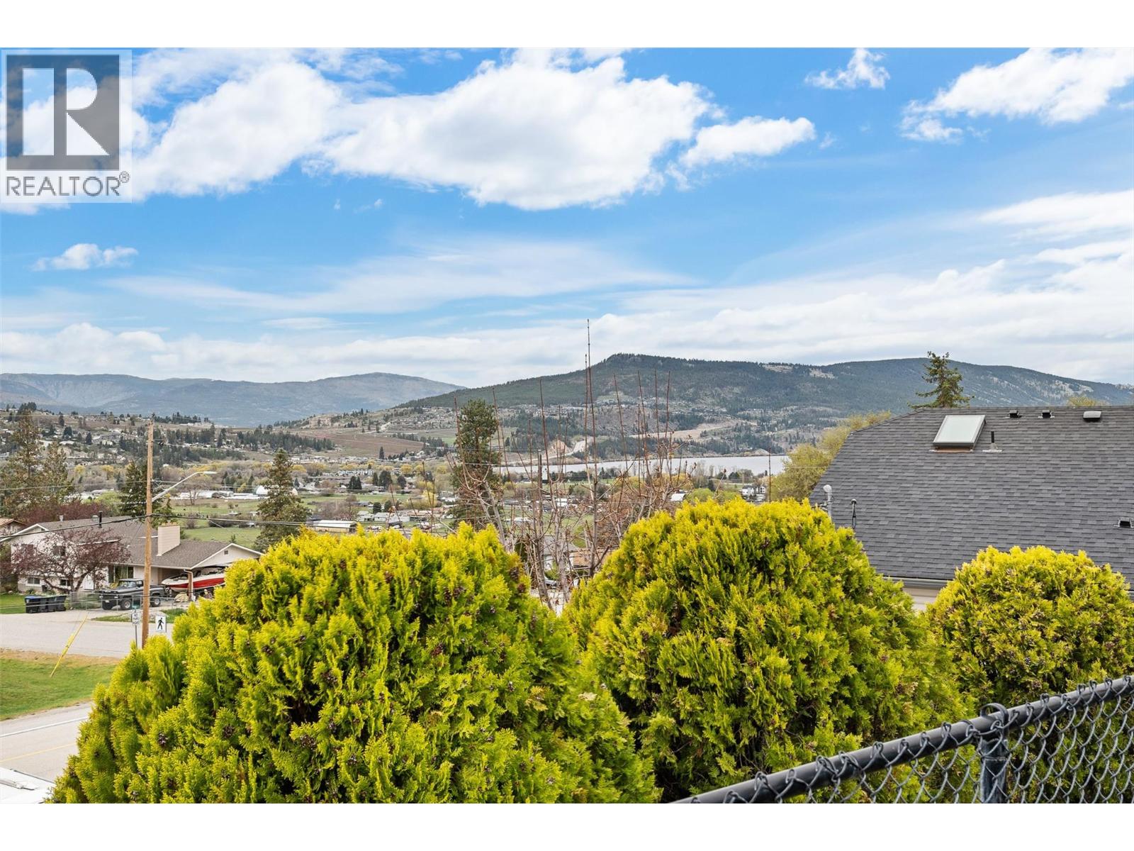 10679 Sherman Drive, Lake Country