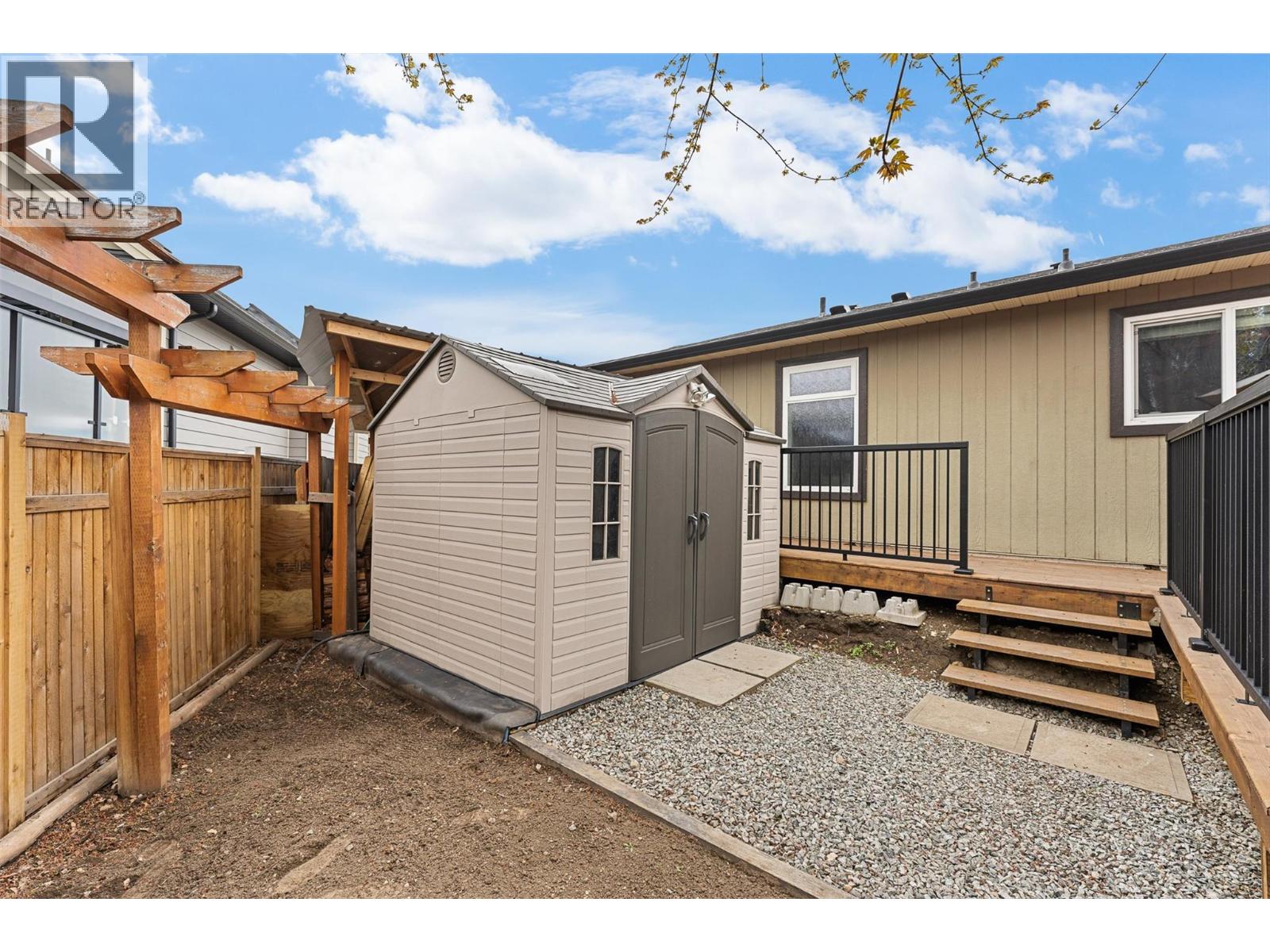 10679 Sherman Drive, Lake Country